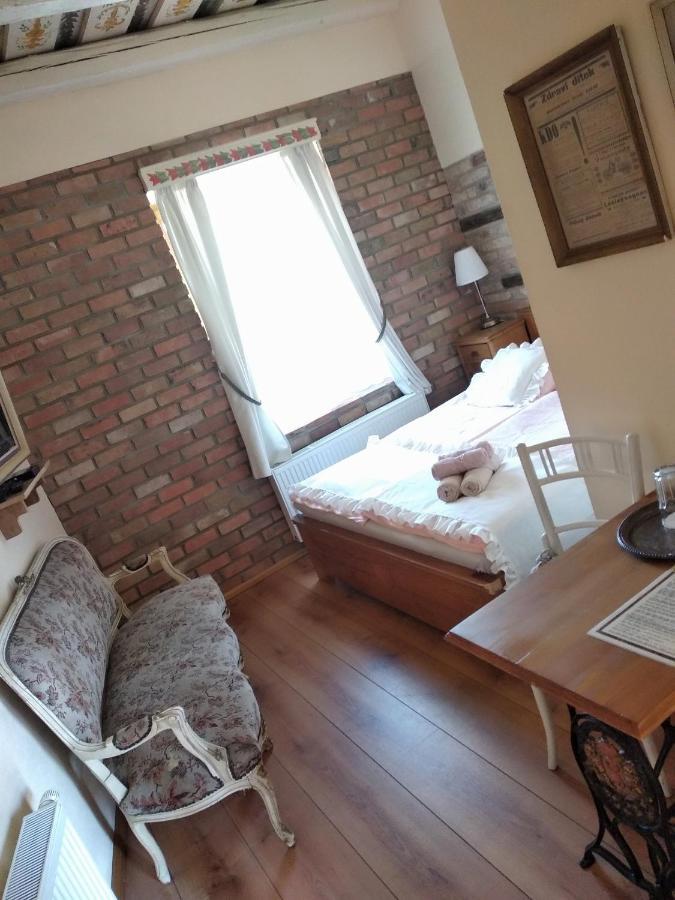 U Anny Šmejdířky Apartamento Nymburk Exterior foto